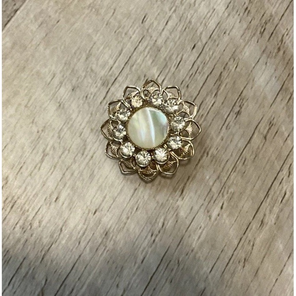 Vintage Mother Of Pearl Rhinestone Flower Brooch Gold Tone Lapel Pin Jacket Pin